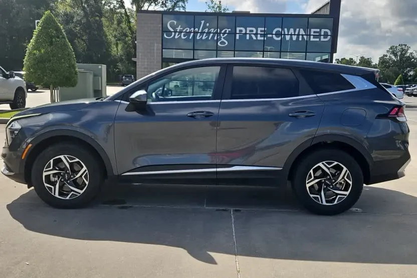 2023 Kia Sportage LX photo 1