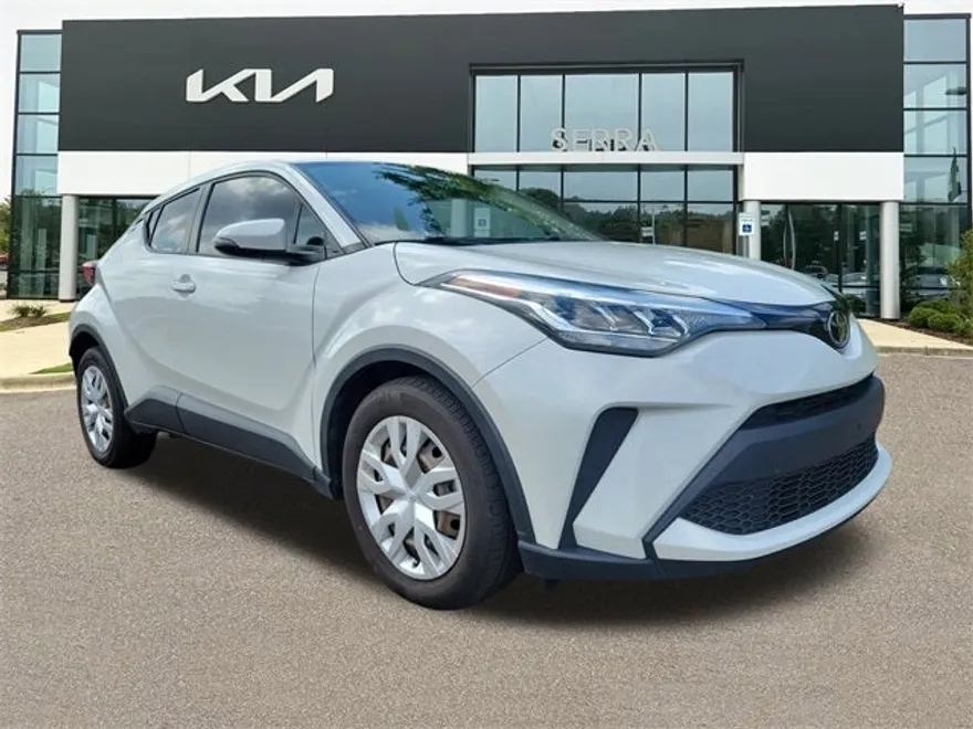 2021 Toyota C-HR LE photo 1