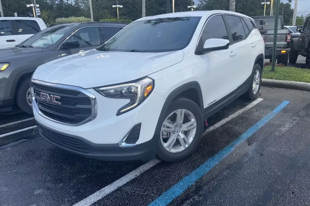 2021 Gmc Terrain SLE photo 1