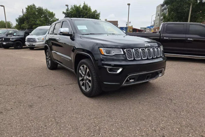 2017 Jeep Grand Cherokee Overland photo 1