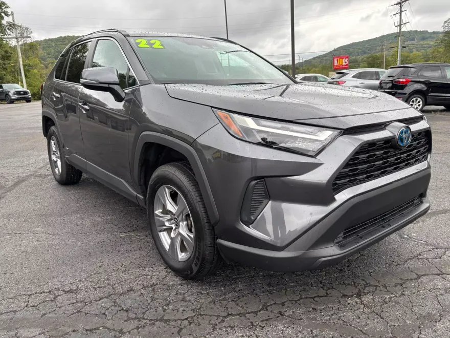 2022 Toyota RAV4 Hybrid XLE photo 1