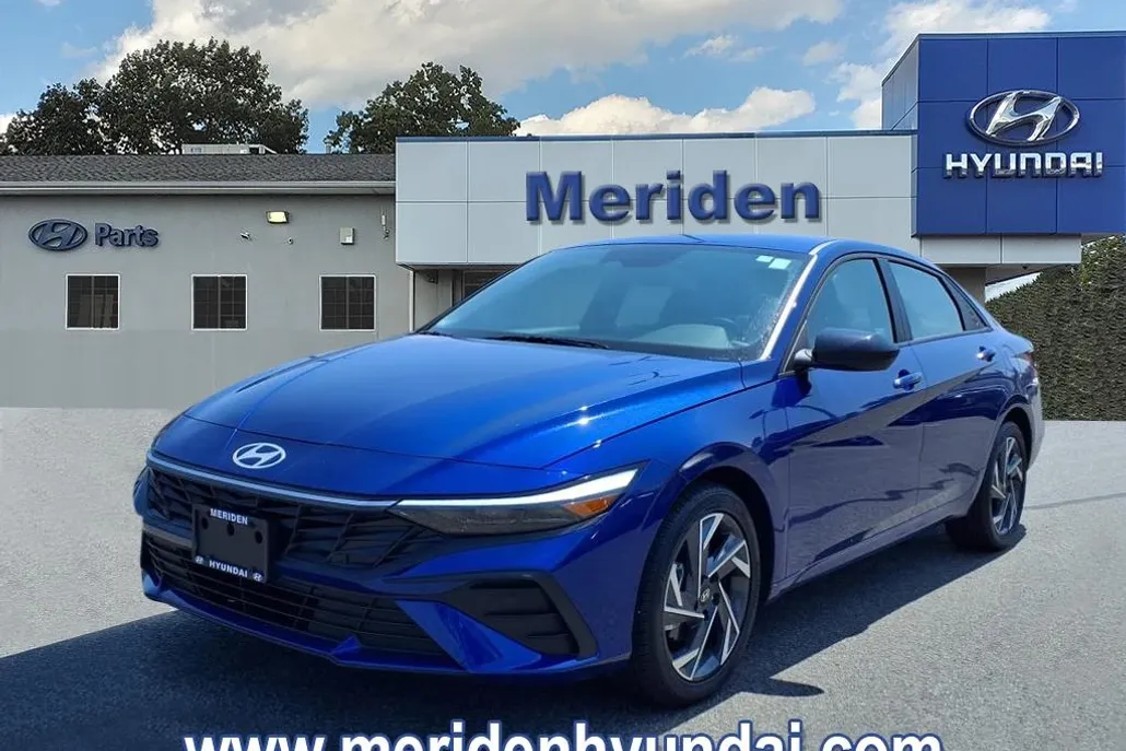 2025 Hyundai Elantra SEL Sport photo 1