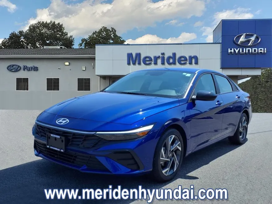2025 Hyundai Elantra SEL Sport photo 1
