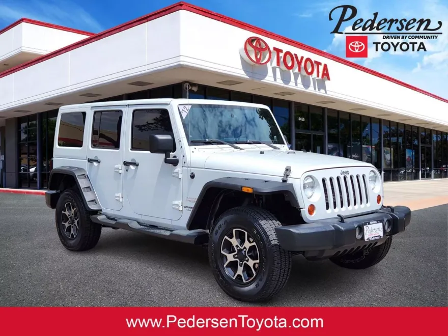 2012 Jeep Wrangler Unlimited Sahara photo 1