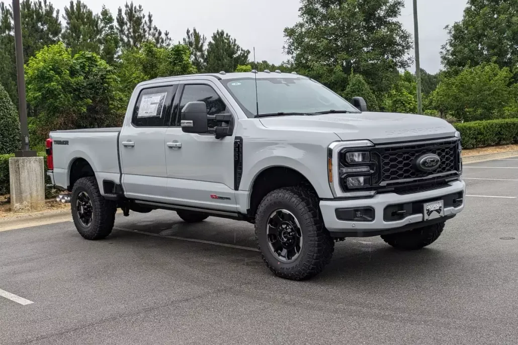 2025 Ford F-350 Lariat photo 1