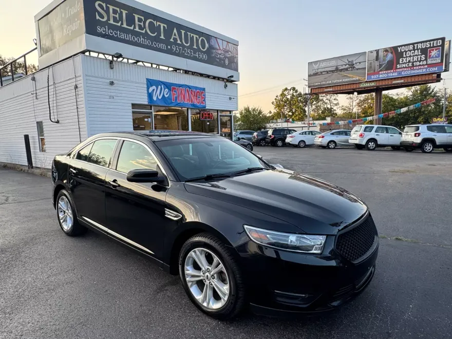 2016 Ford Taurus SEL photo 1