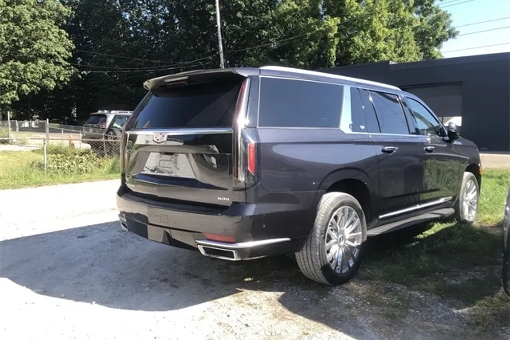 2022 Cadillac Escalade ESV Premium Luxury photo 1
