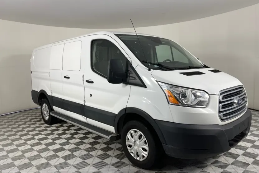 2019 Ford Transit photo 1