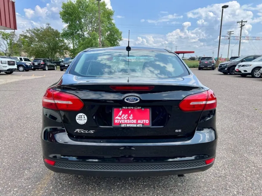 2018 Ford Focus SE photo 1