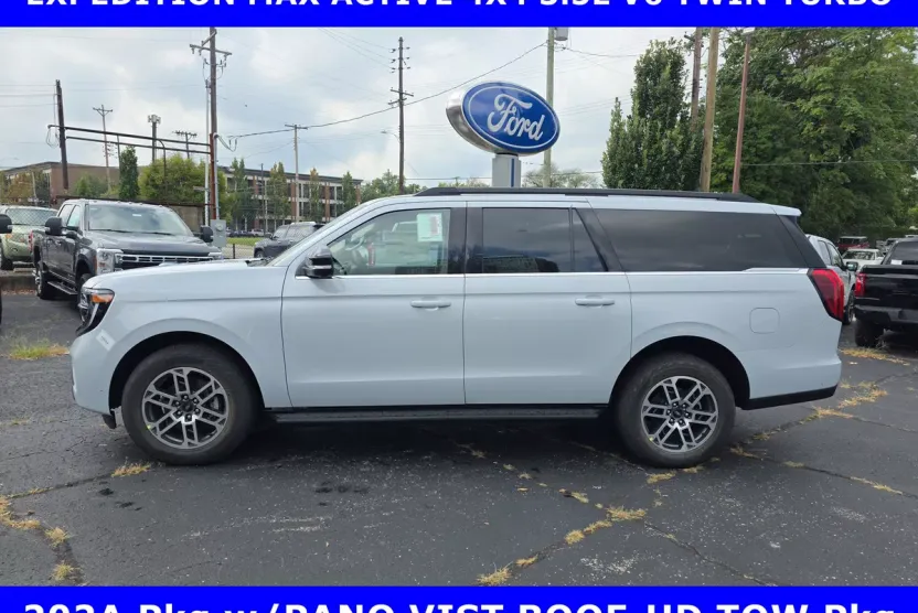 2025 Ford Expedition MAX photo 1