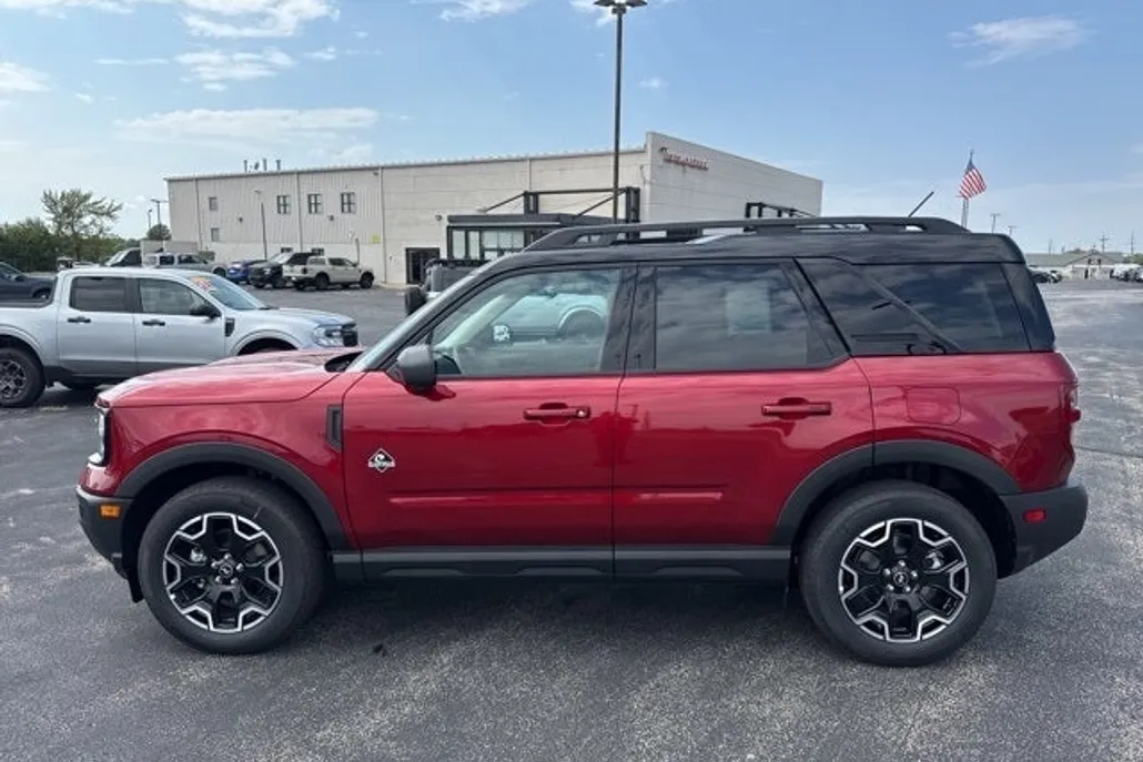 2025 Ford Bronco Sport Outer Banks photo 1
