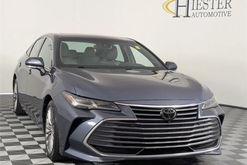 2019 Toyota Avalon XLE photo 1