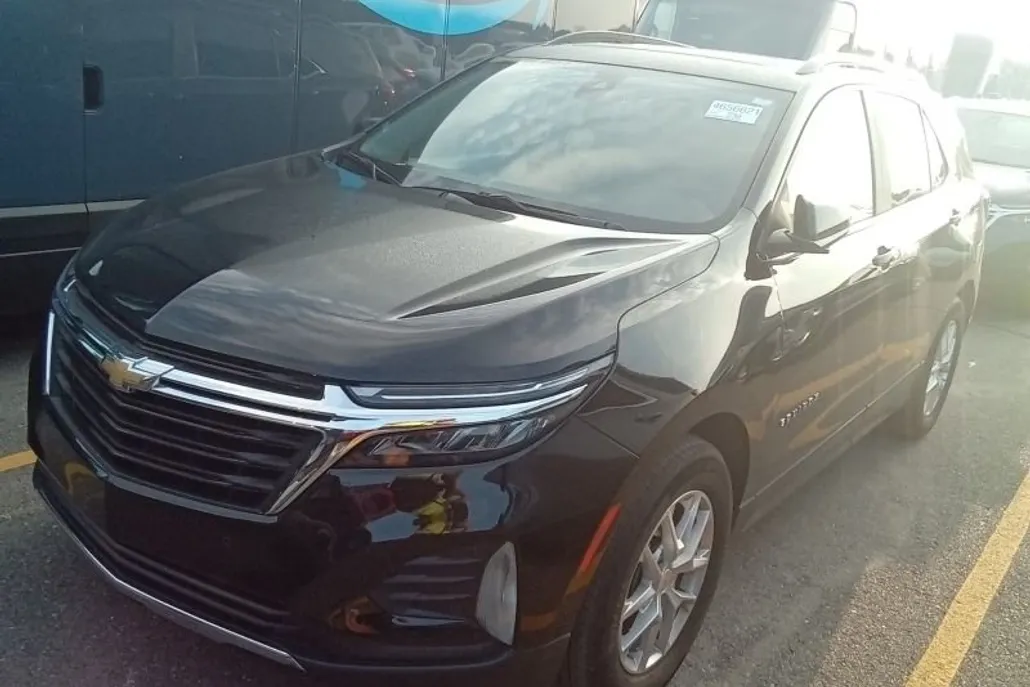 2023 Chevrolet Equinox LT photo 1