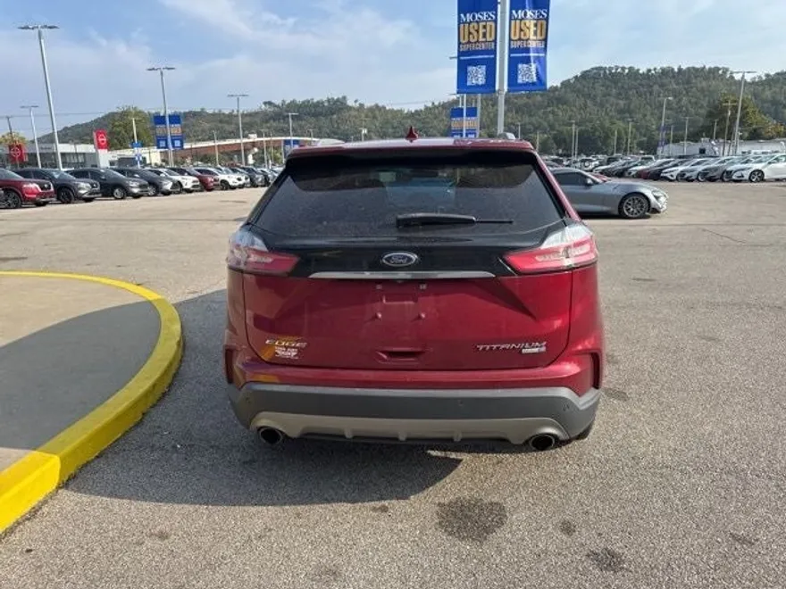 2019 Ford Edge Titanium photo 1