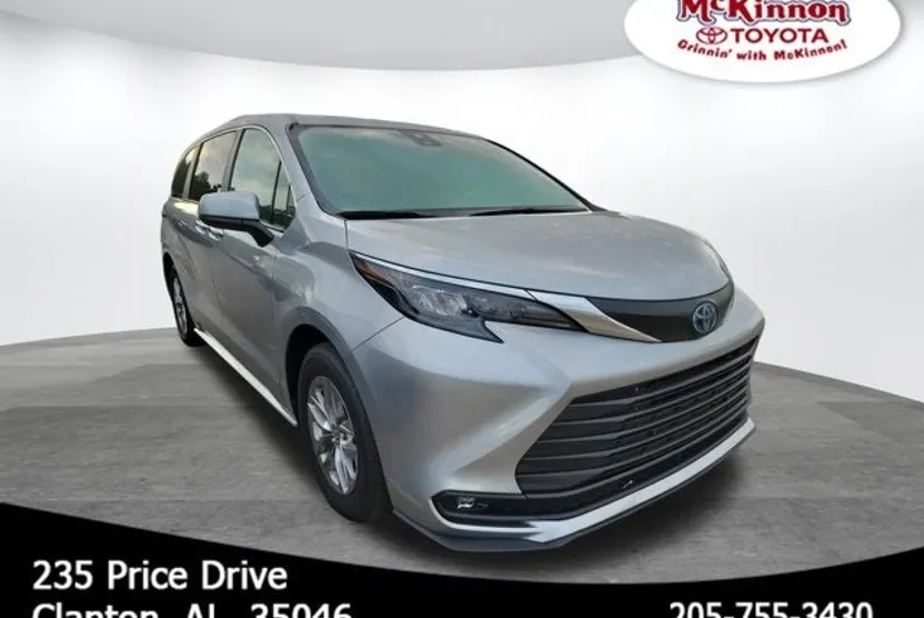 2025 Toyota Sienna XLE photo 1