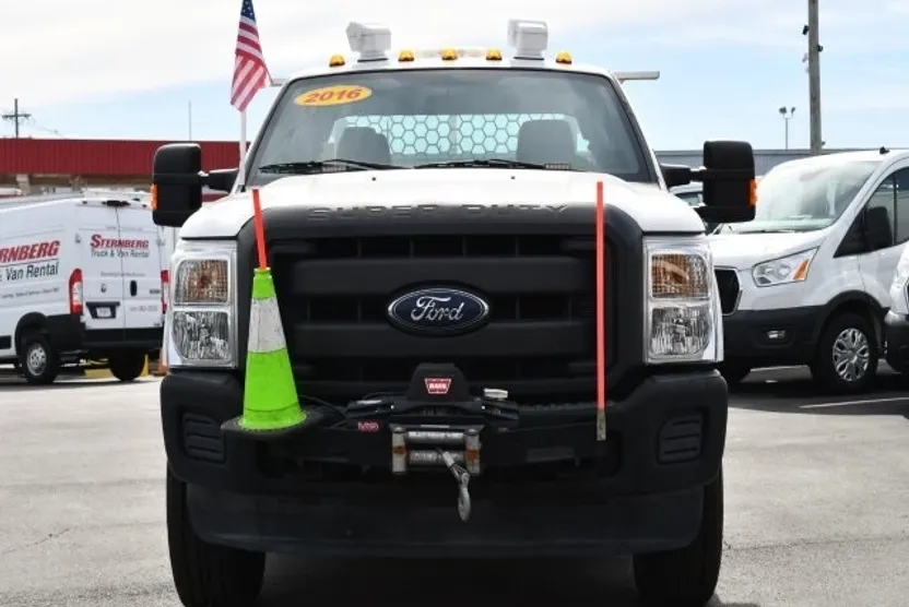 2016 Ford F-350 XL photo 1