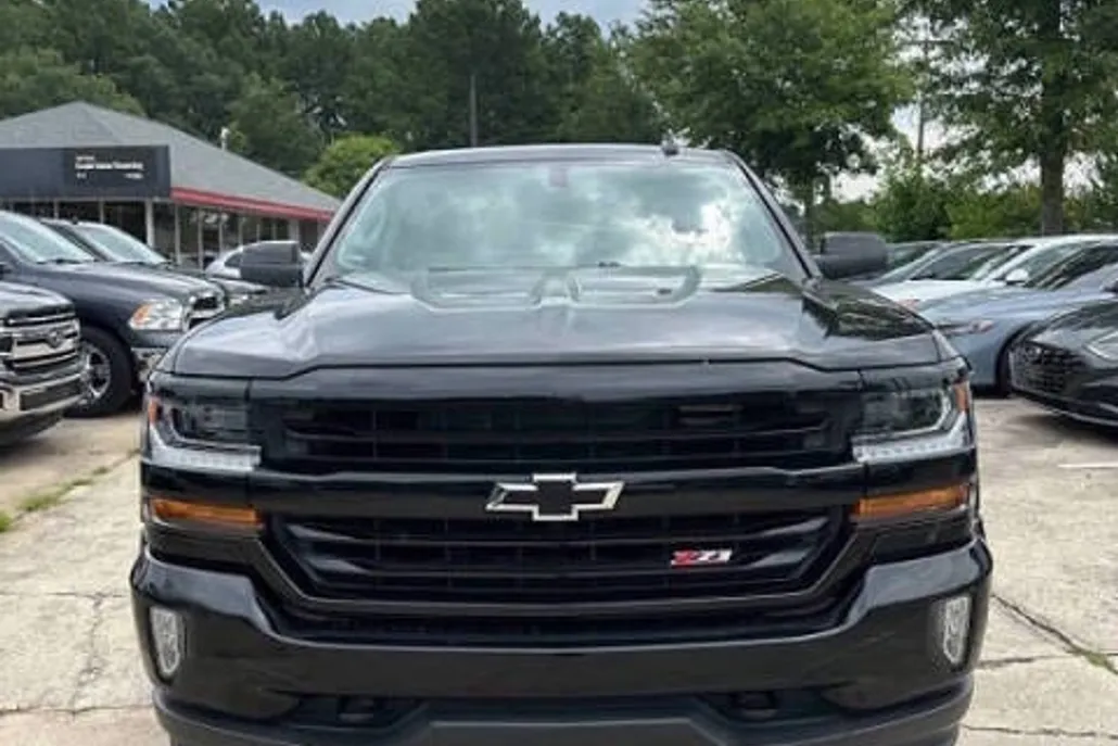 2019 Chevrolet Silverado 1500 LT Z71 photo 1