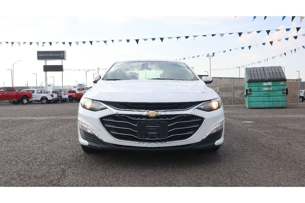 2023 Chevrolet Malibu 1LT photo 1