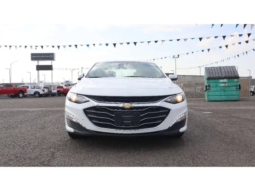 2023 Chevrolet Malibu 1LT photo 1