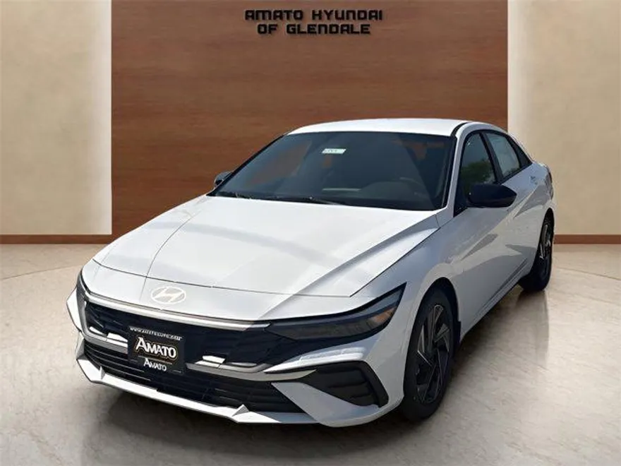 2025 Hyundai Elantra SEL Sport photo 1