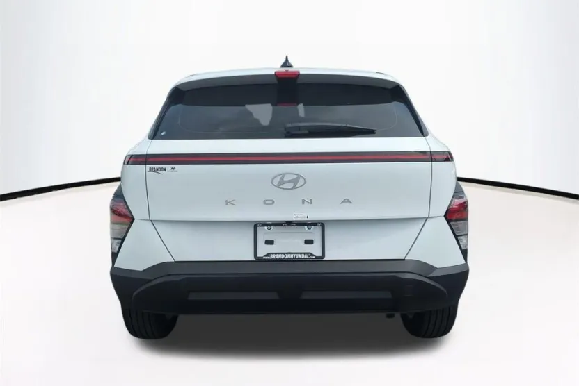 2026 Hyundai Kona SE photo 1
