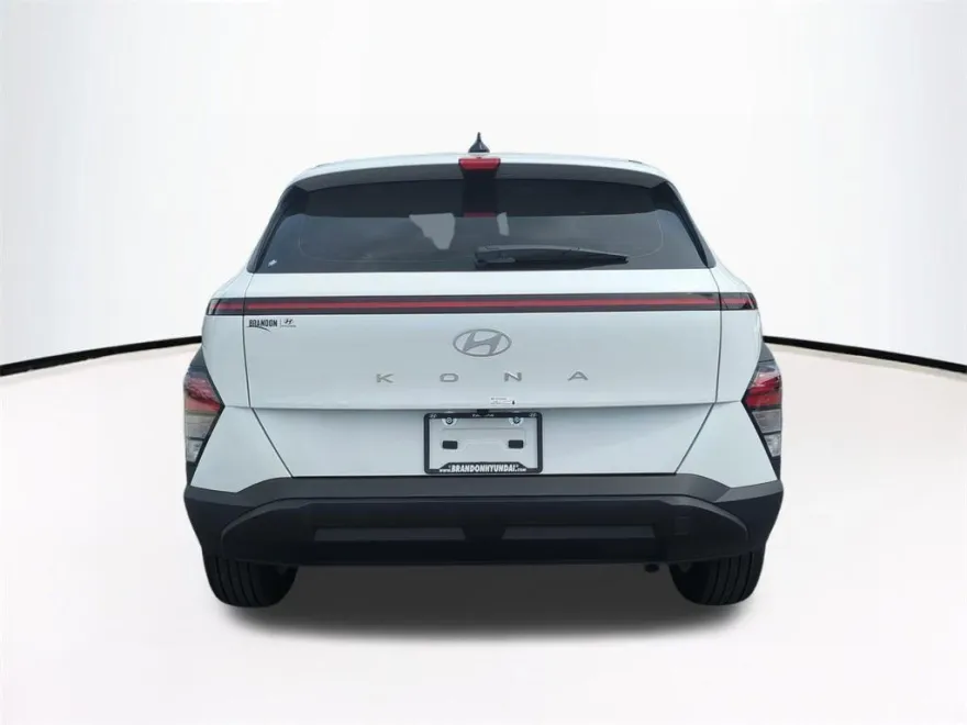 2026 Hyundai Kona SE photo 1