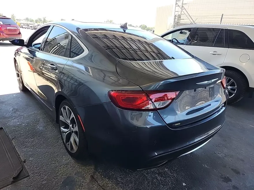 2015 Chrysler 200 C photo 1