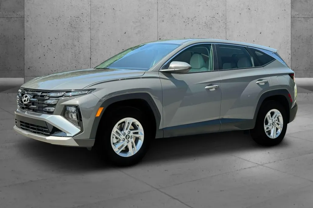 2025 Hyundai Tucson SE photo 1