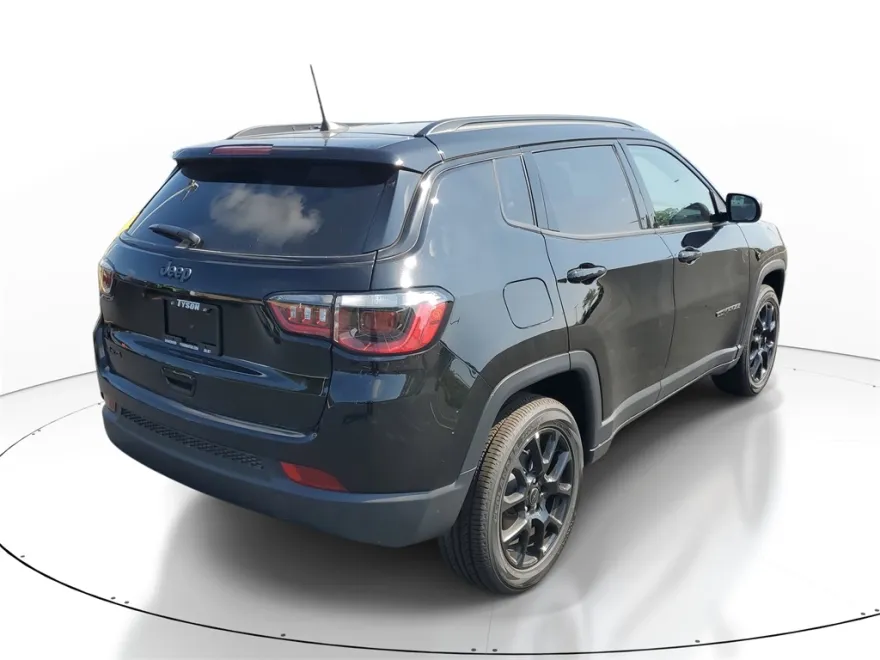 2025 Jeep Compass Latitude photo 1