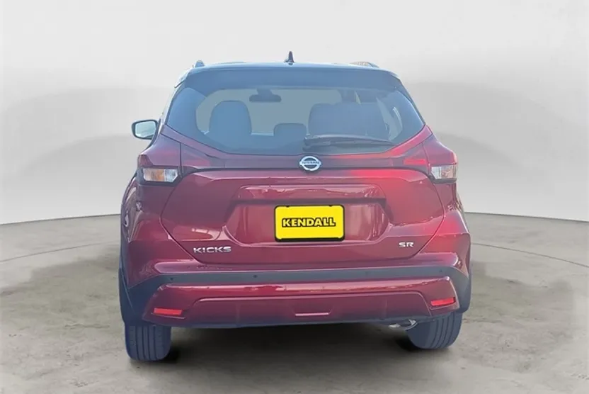 2021 Nissan Kicks SR photo 1