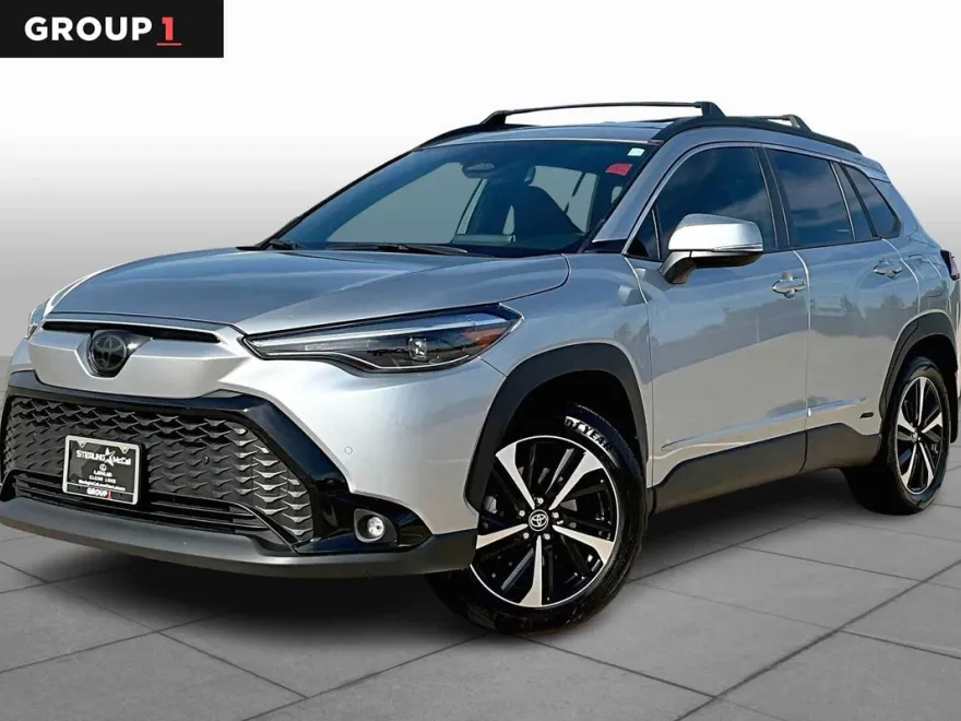 2024 Toyota Corolla Cross Hybrid XSE photo 1