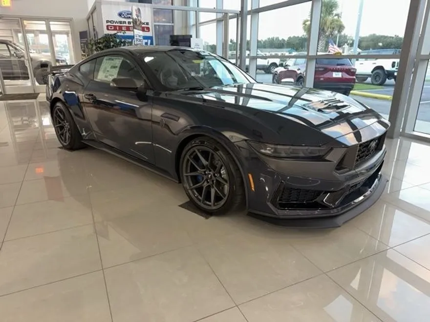 2025 Ford Mustang Dark Horse photo 1