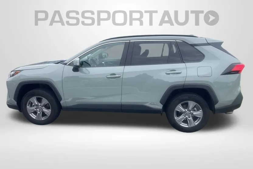 2022 Toyota RAV4 Hybrid XLE photo 1
