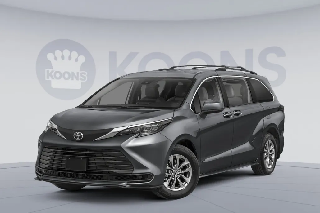 2025 Toyota Sienna LE photo 1
