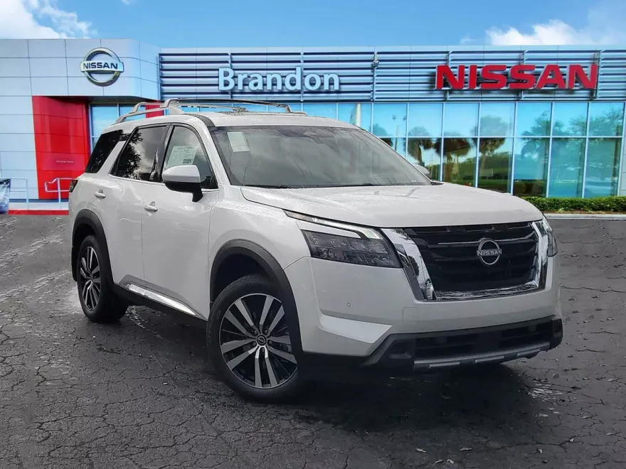 2025 Nissan Pathfinder Platinum photo 1