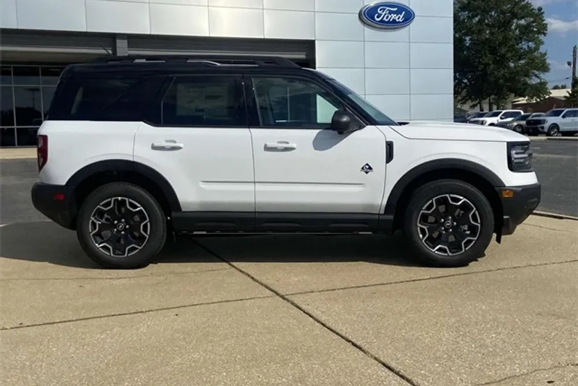 2025 Ford Bronco Sport Outer Banks photo 1