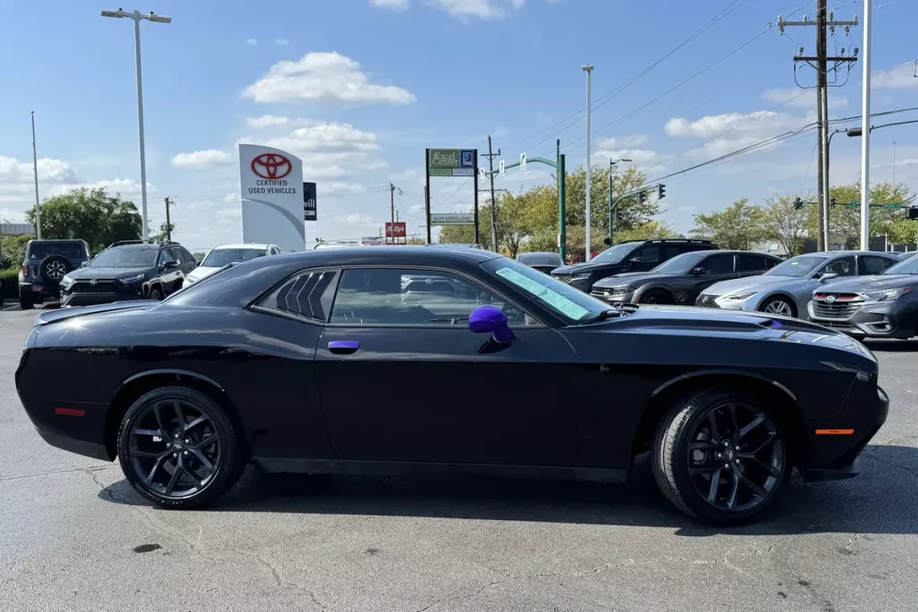 2023 Dodge Challenger SXT photo 1