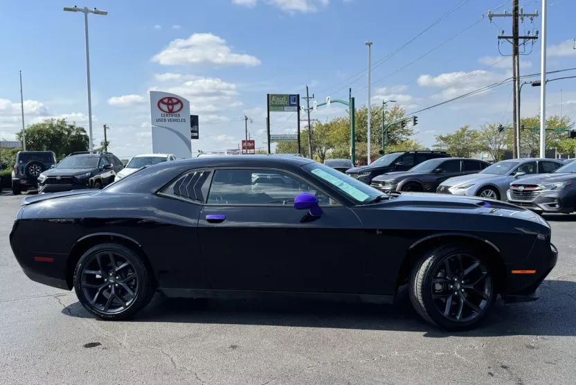 2023 Dodge Challenger SXT photo 1