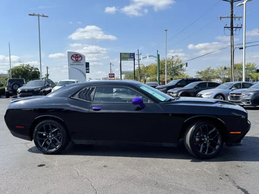2023 Dodge Challenger SXT photo 1