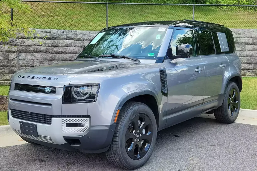 2022 Land Rover Defender SE photo 1