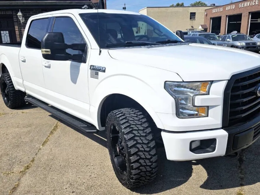 2017 Ford F-150 XLT photo 1