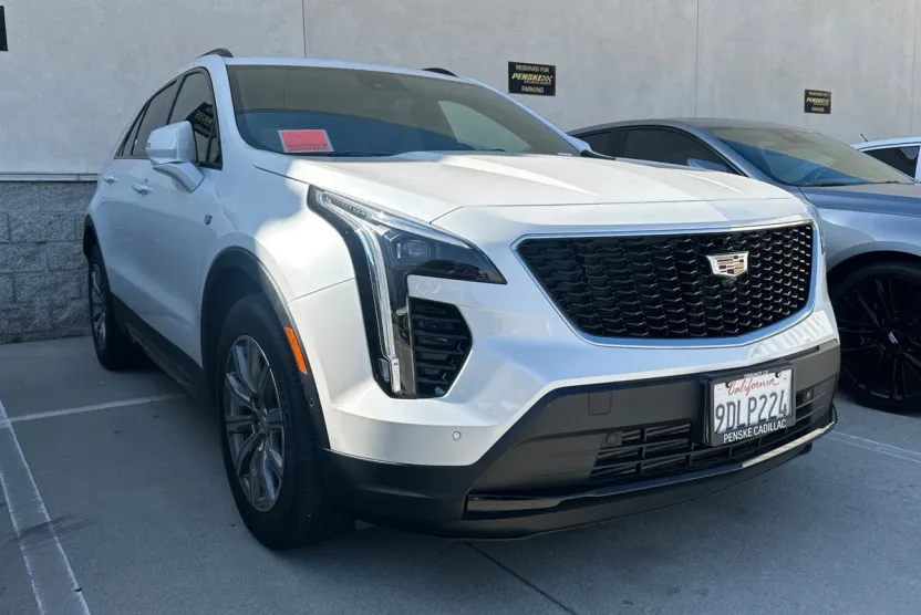 2022 Cadillac XT4 Sport photo 1