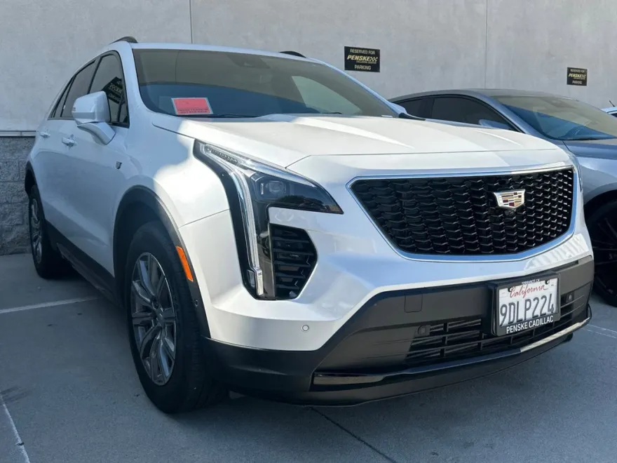 2022 Cadillac XT4 Sport photo 1