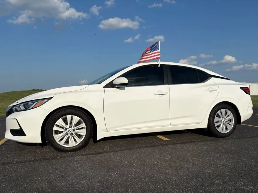 2021 Nissan Sentra S photo 1