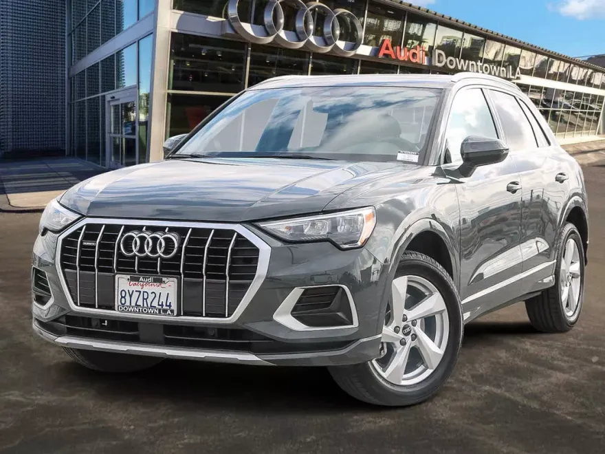 2022 Audi Q3 40 TFSI Premium photo 1