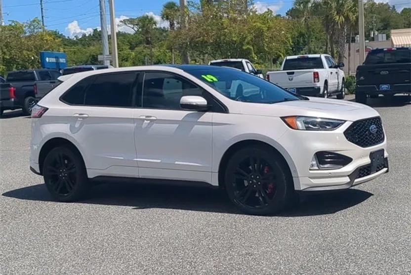 2019 Ford Edge ST photo 1