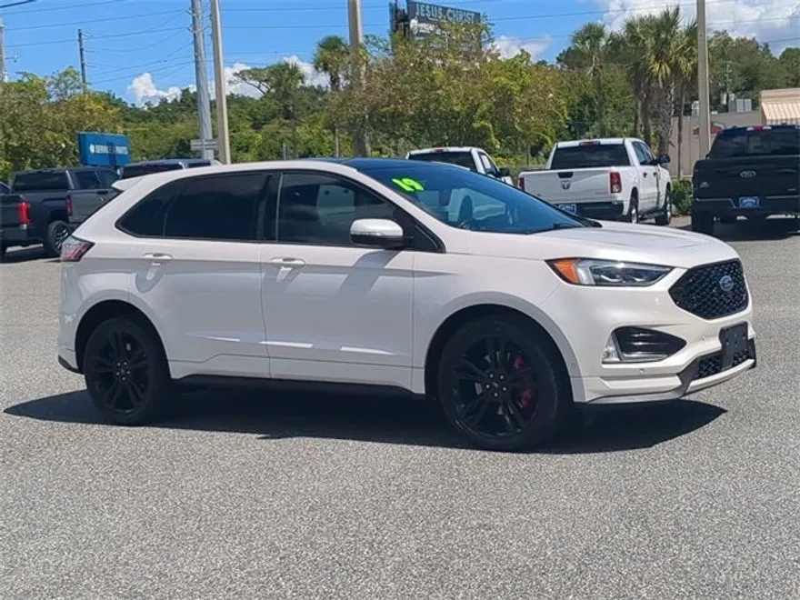 2019 Ford Edge ST photo 1