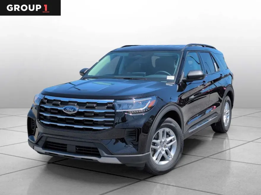2025 Ford Explorer photo 1