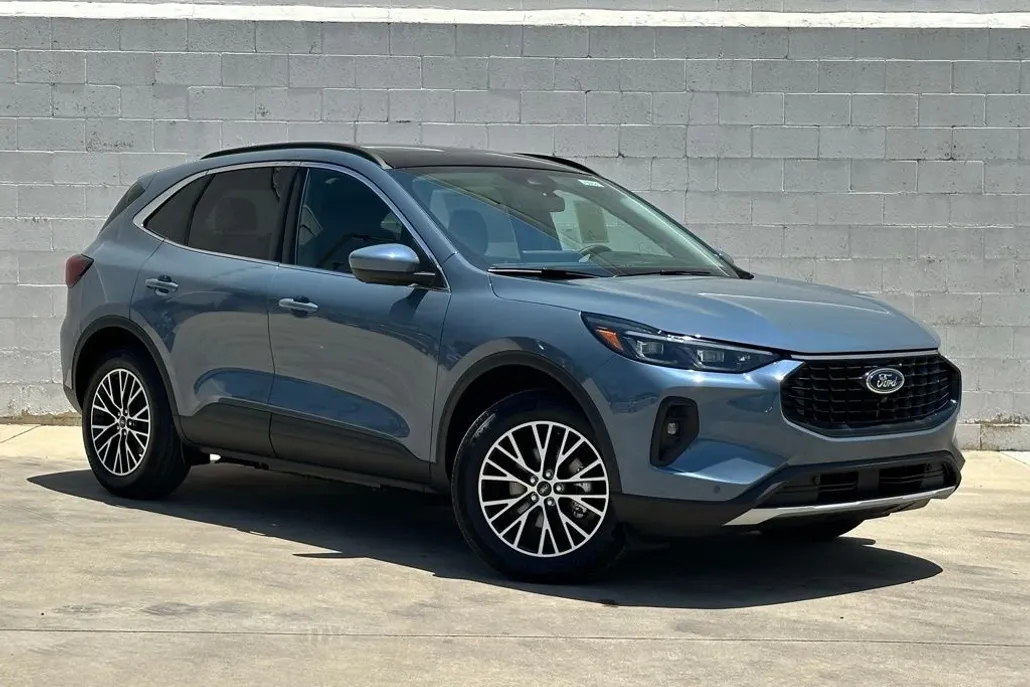 2025 Ford Escape Plug-In Hybrid photo 1