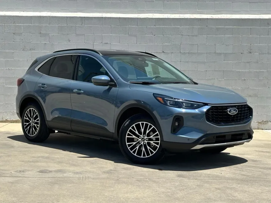 2025 Ford Escape Plug-In Hybrid photo 1